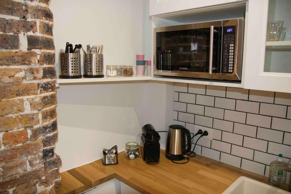 Another Brick In The Wall Apartment In Paris Sleeps 9 Esterno foto