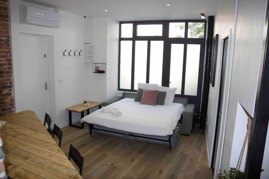 Another Brick In The Wall Apartment In Paris Sleeps 9 Esterno foto