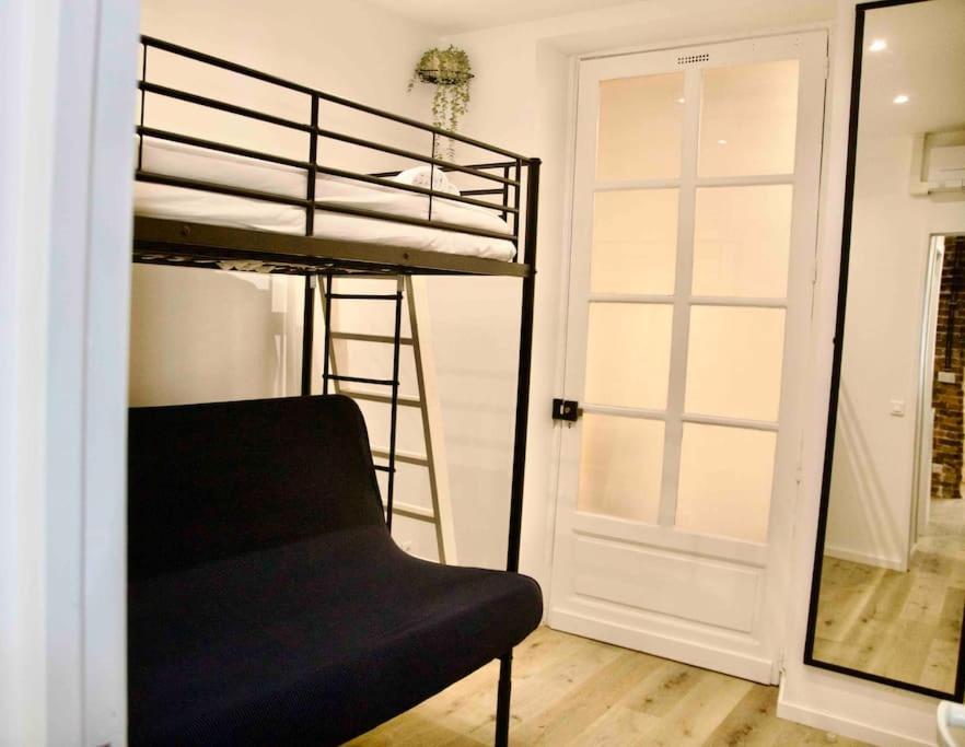 Another Brick In The Wall Apartment In Paris Sleeps 9 Esterno foto