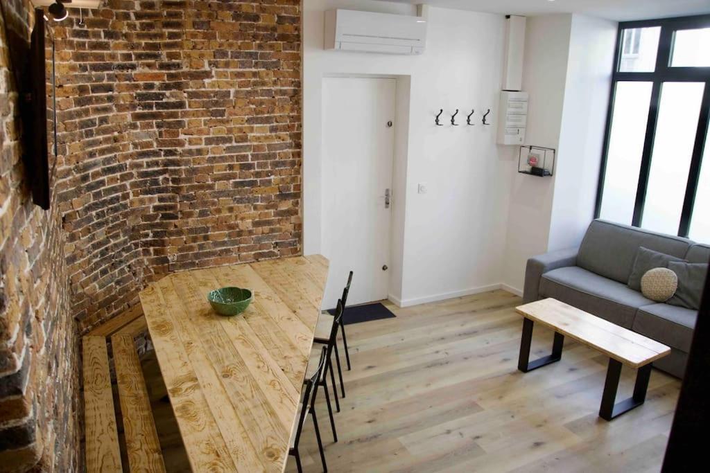 Another Brick In The Wall Apartment In Paris Sleeps 9 Esterno foto