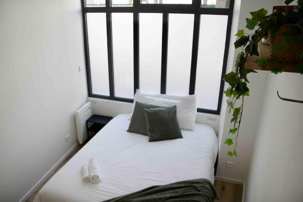 Another Brick In The Wall Apartment In Paris Sleeps 9 Esterno foto