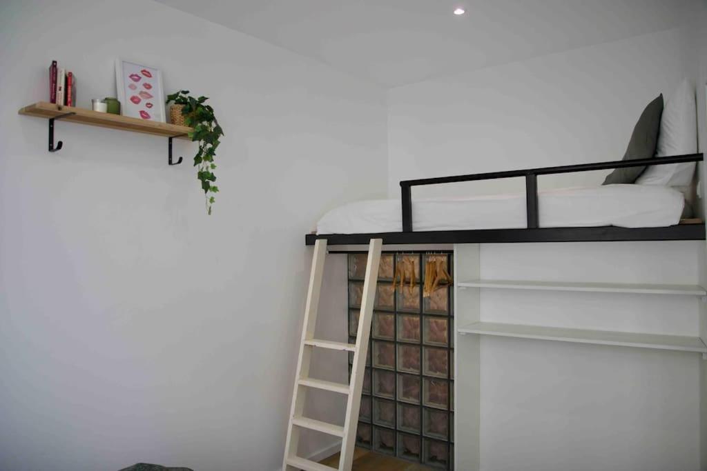 Another Brick In The Wall Apartment In Paris Sleeps 9 Esterno foto
