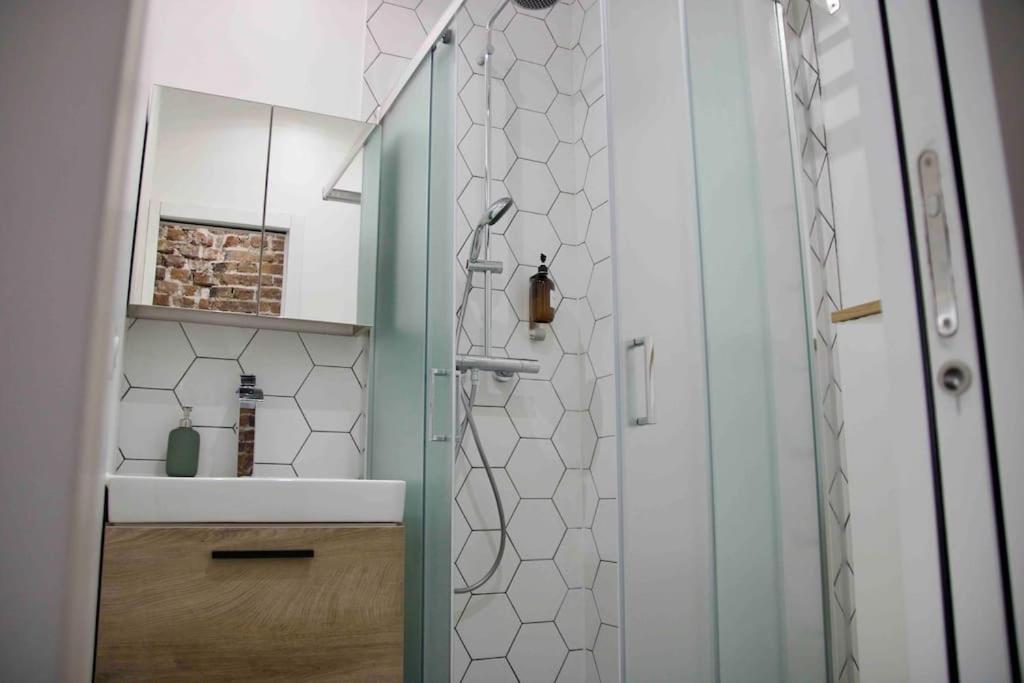 Another Brick In The Wall Apartment In Paris Sleeps 9 Esterno foto